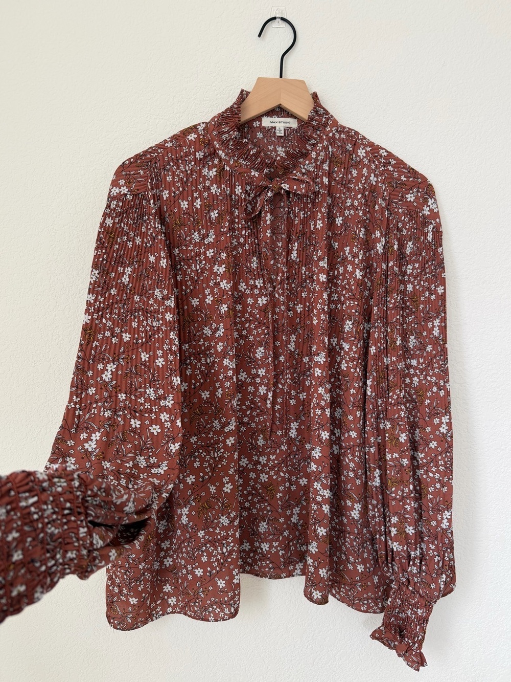 Max Studio Rust Floral Tie-Neck Blouse Size L